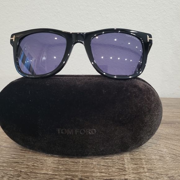 Leo Tom Ford Sunglasses TF336 - Picture 5 of 11